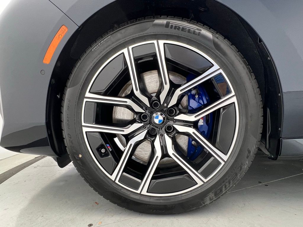 Thumbnail: 2025 BMW 7 Series - 22