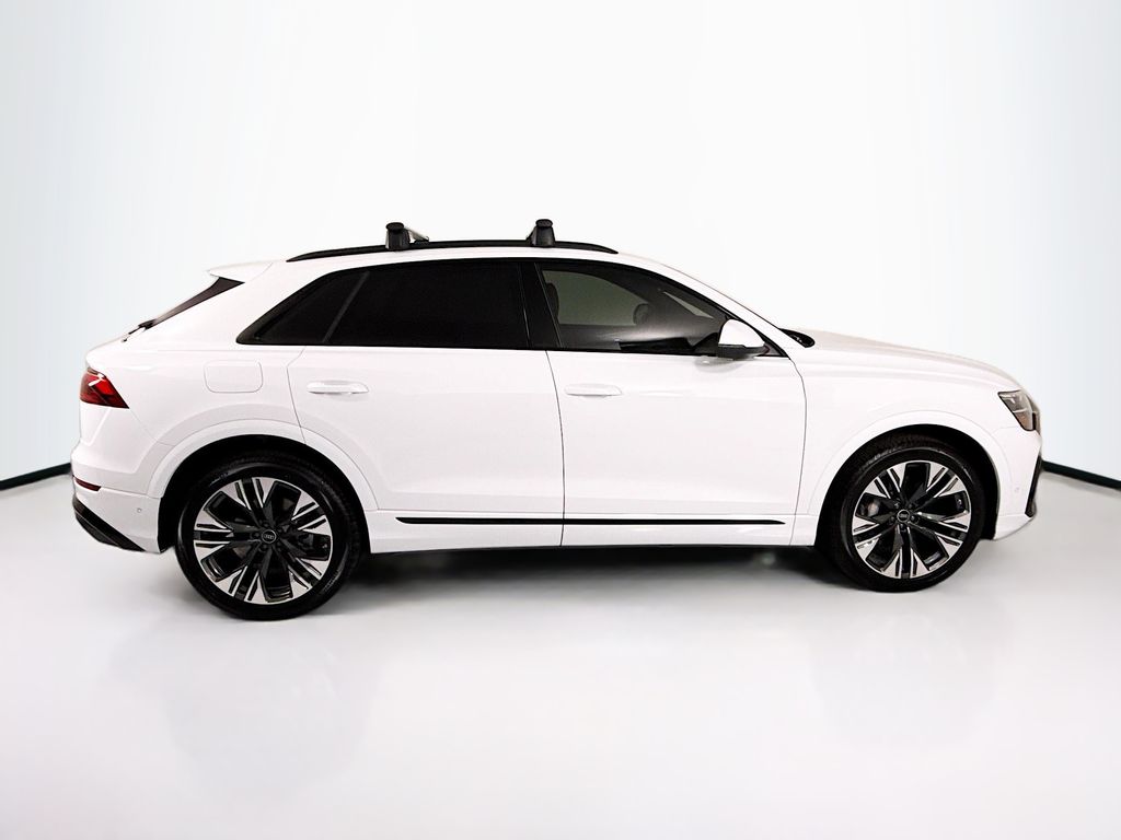 Thumbnail: 2026 Audi Q8 - 4