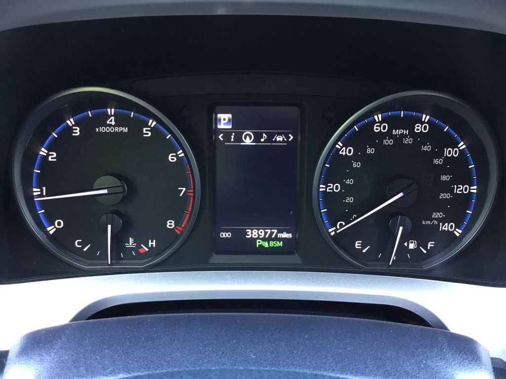 Thumbnail: 2018 Toyota RAV4 - 21