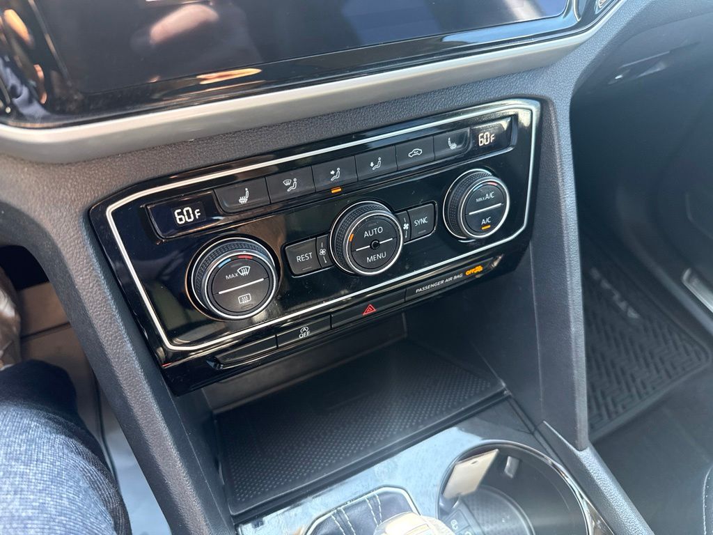 2022 Volkswagen Atlas 3.6L V6 SE w/Technology Silver at Sutliff Volkswagen