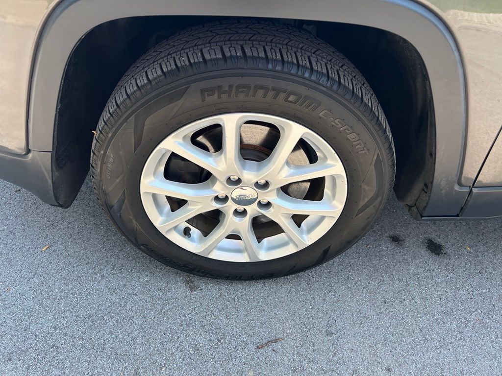 Used 2015 Jeep Cherokee SUV