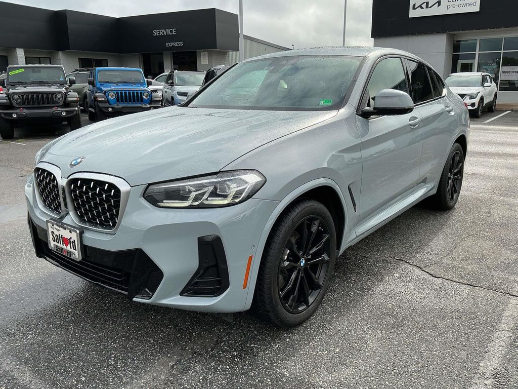 2024 BMW X4 xDrive30i