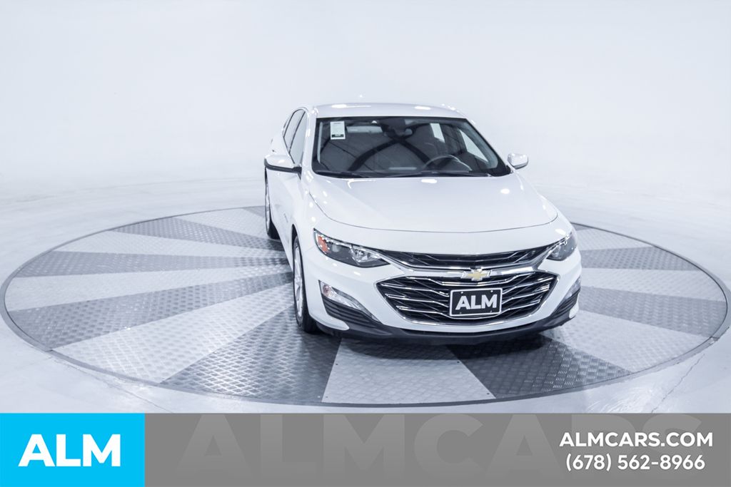 Used 2025 White Chevrolet LT image 15