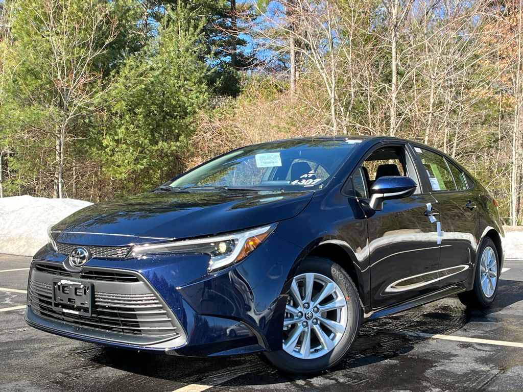 2026 Toyota Corolla Hybrid LE FWD