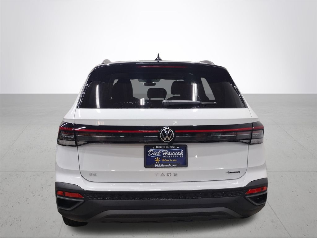 2025 Volkswagen Taos 1.5T SE Black