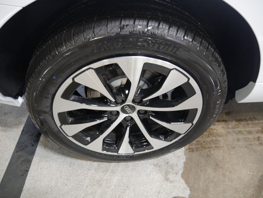 Thumbnail: 2026 Audi Q3 - 14