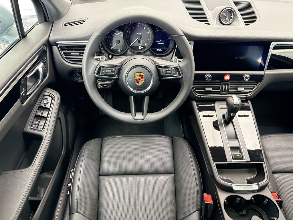 Thumbnail: 2026 Porsche Macan - 13