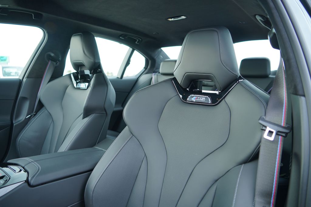 Thumbnail: 2026 BMW M5 - 13