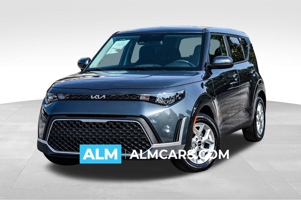Gray 2025 Kia Soul SUV / Crossover Front-Wheel Drive Continuously Variable Transmission