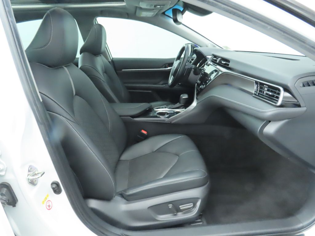 Thumbnail: 2019 Toyota Camry - 21