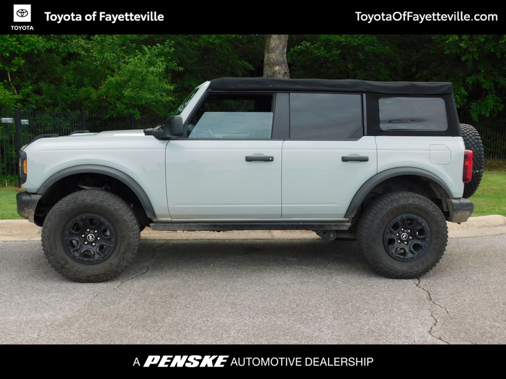 2022 Ford Bronco Black Diamond 2
