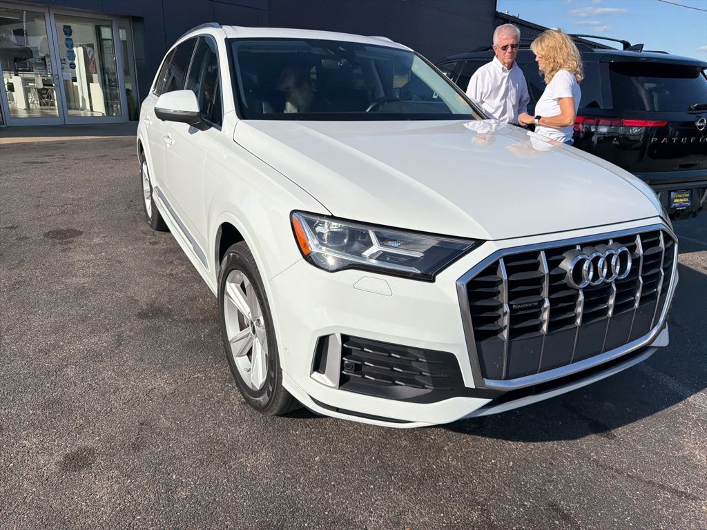 used 2022 Audi Q7 car, priced at $28,570