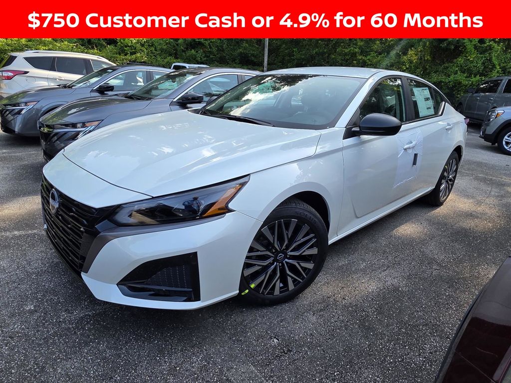 Pearl White Tricoat 2026 Nissan Altima Sedan Front-Wheel Drive Continuously Variable Transmission