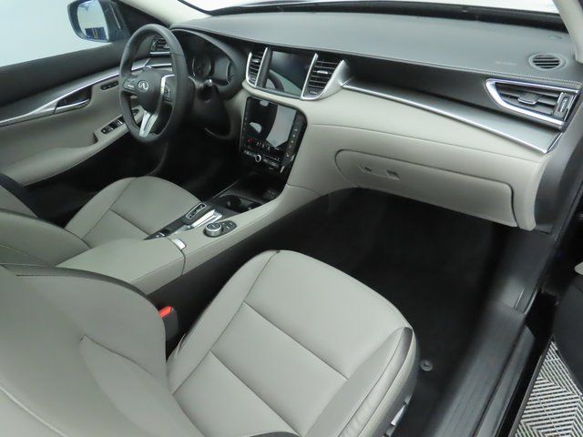 Thumbnail: 2025 INFINITI QX50 - 17