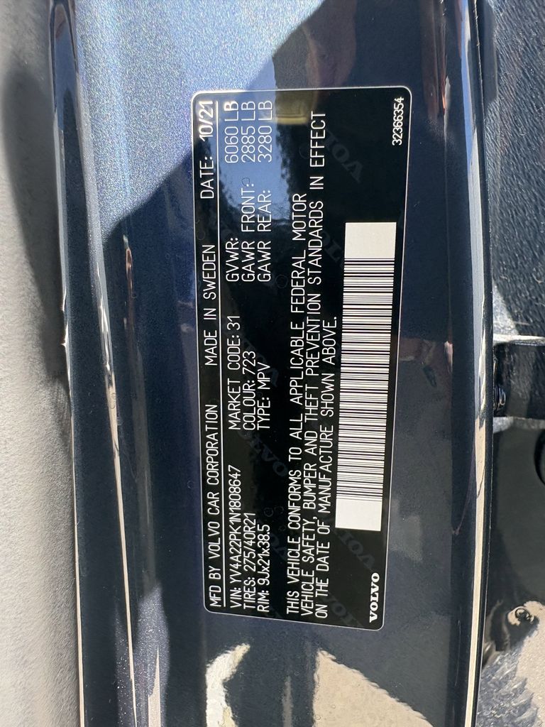 Used 2022 Denim Blue Metallic Volvo T6 Momentum image 31