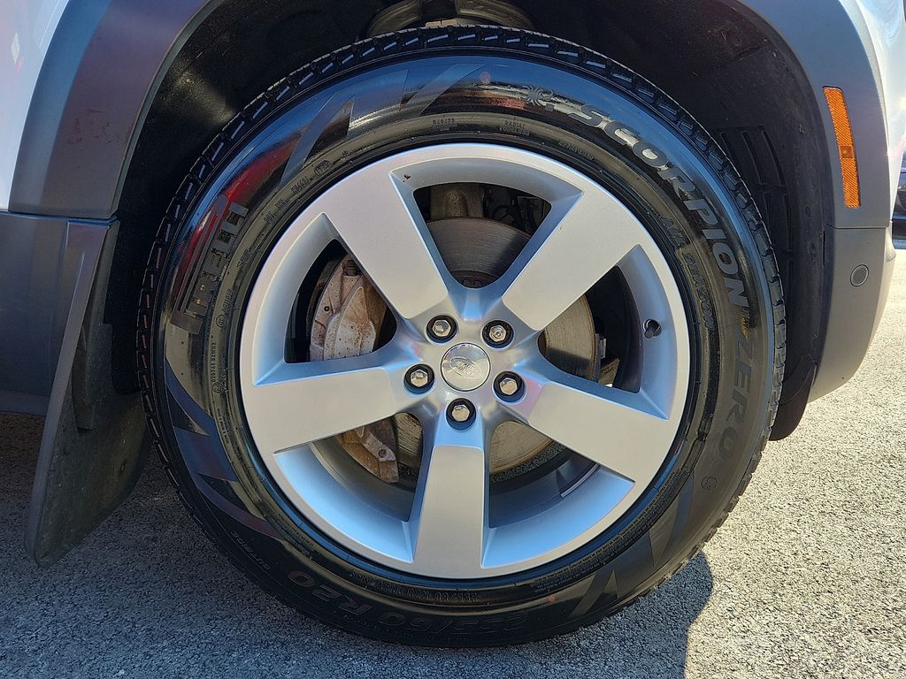 Thumbnail: 2023 Land Rover Defender - 8