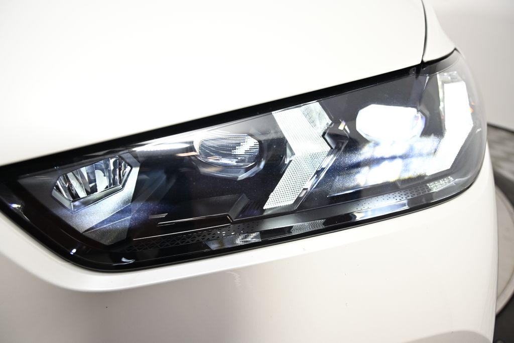 Thumbnail: 2026 BMW X5 - 9