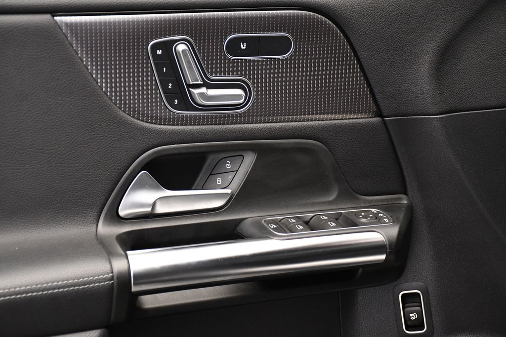 2021 Mercedes-Benz GLA 250 4MATIC 31