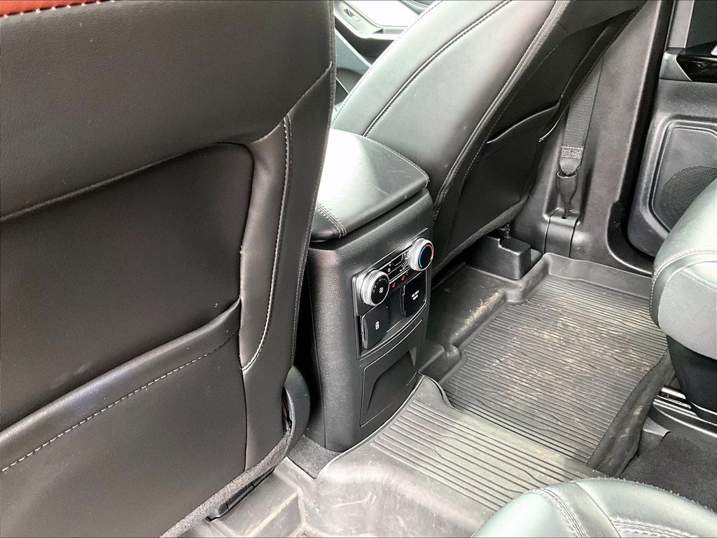 2022 Ford Explorer — photo 24