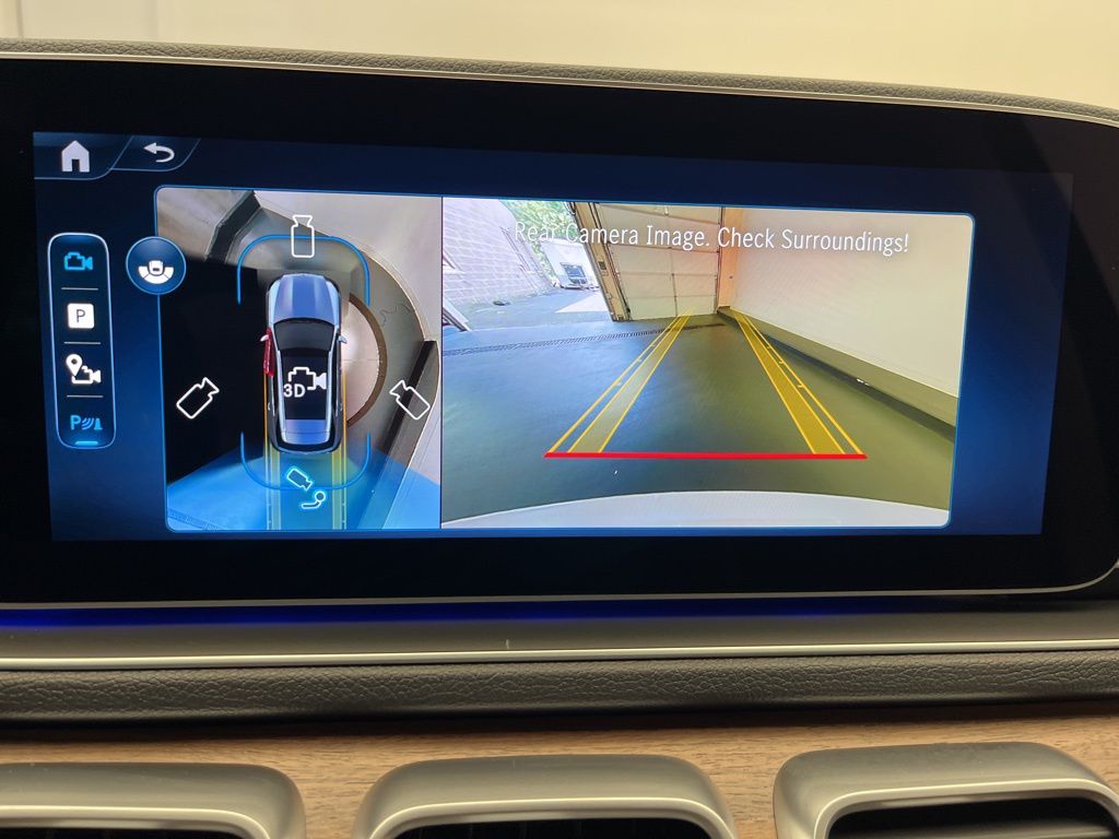 Thumbnail: 2026 Mercedes-Benz GLE - 18