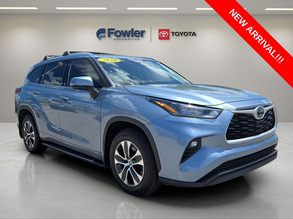 Moon Dust 2020 Toyota Highlander XLE AWD SUV / Crossover All-Wheel Drive 8-Speed Automatic