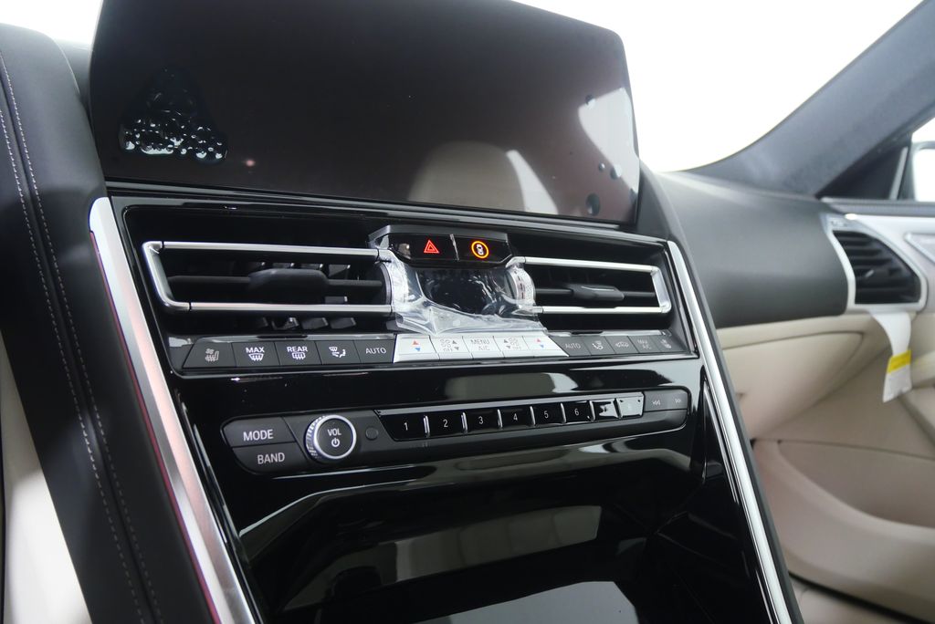 Thumbnail: 2026 BMW 8 Series - 21