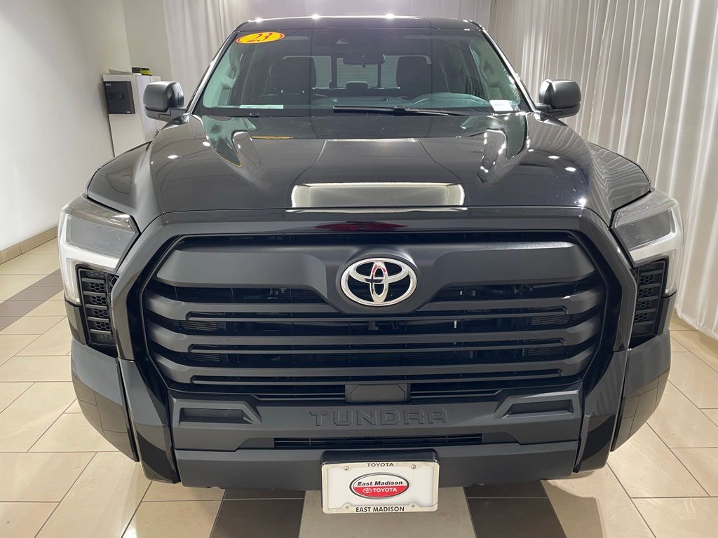 2023 Toyota Tundra SR 8