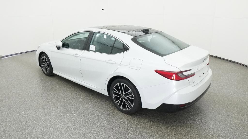 Thumbnail: 2025 Toyota Camry - 17