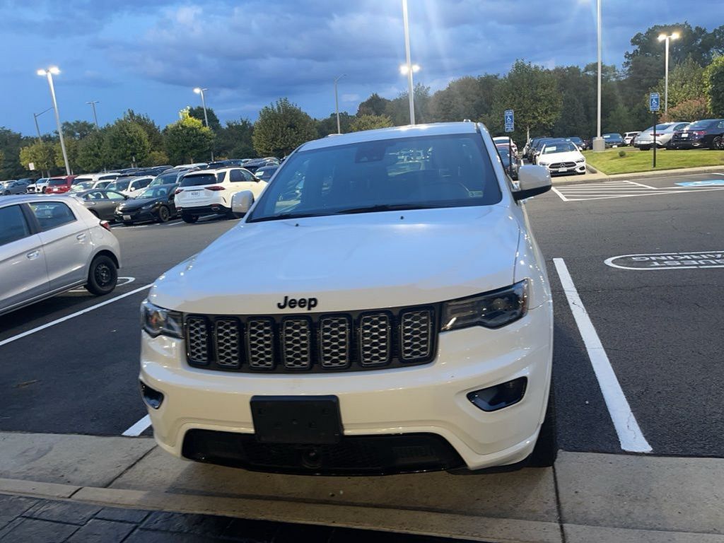 2021 Jeep Grand Cherokee Laredo 2