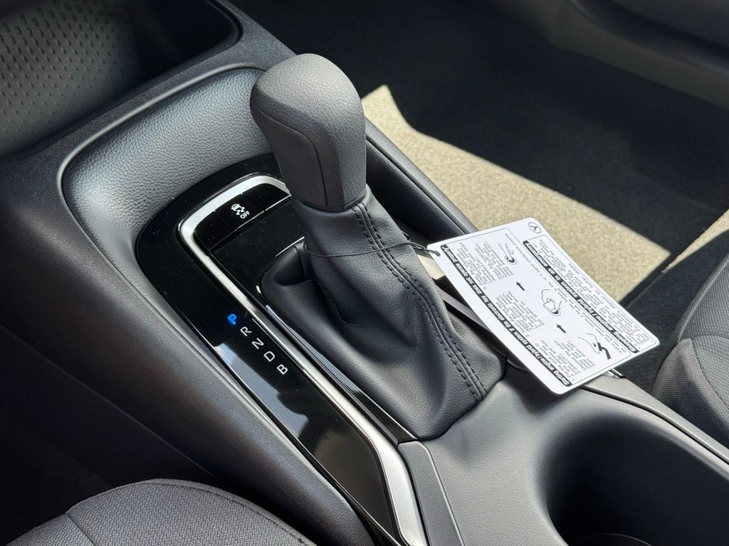 2025 Toyota Corolla LE photo 25