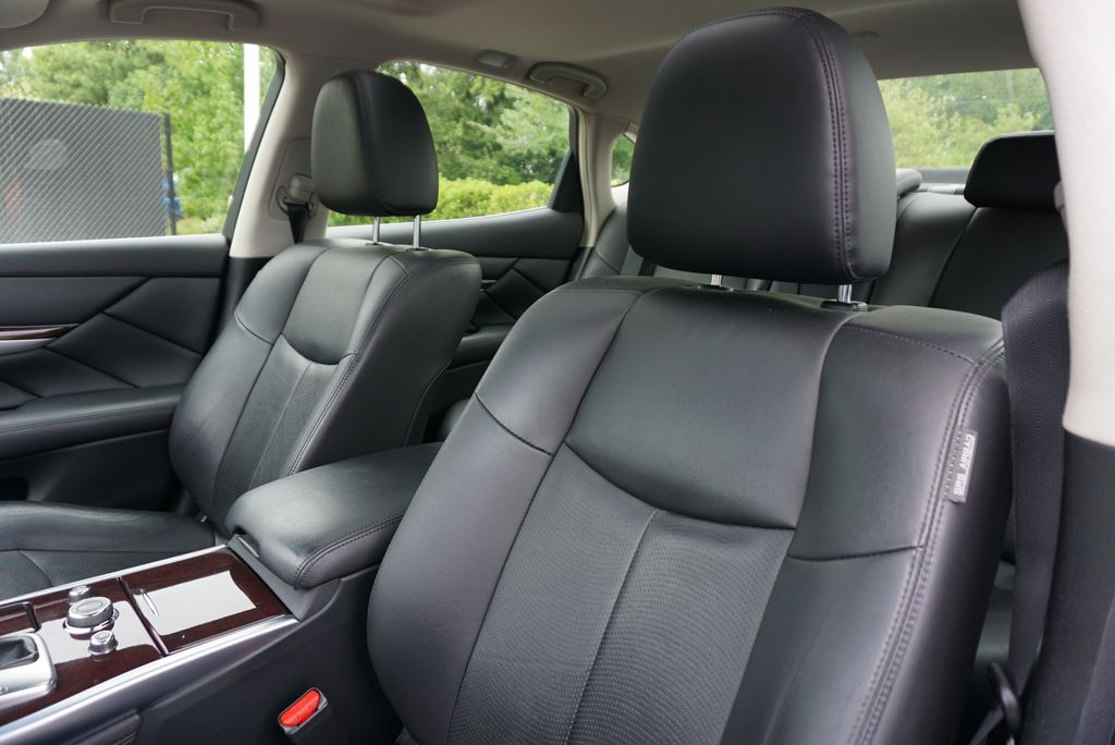 Thumbnail: 2015 INFINITI Q70 - 11