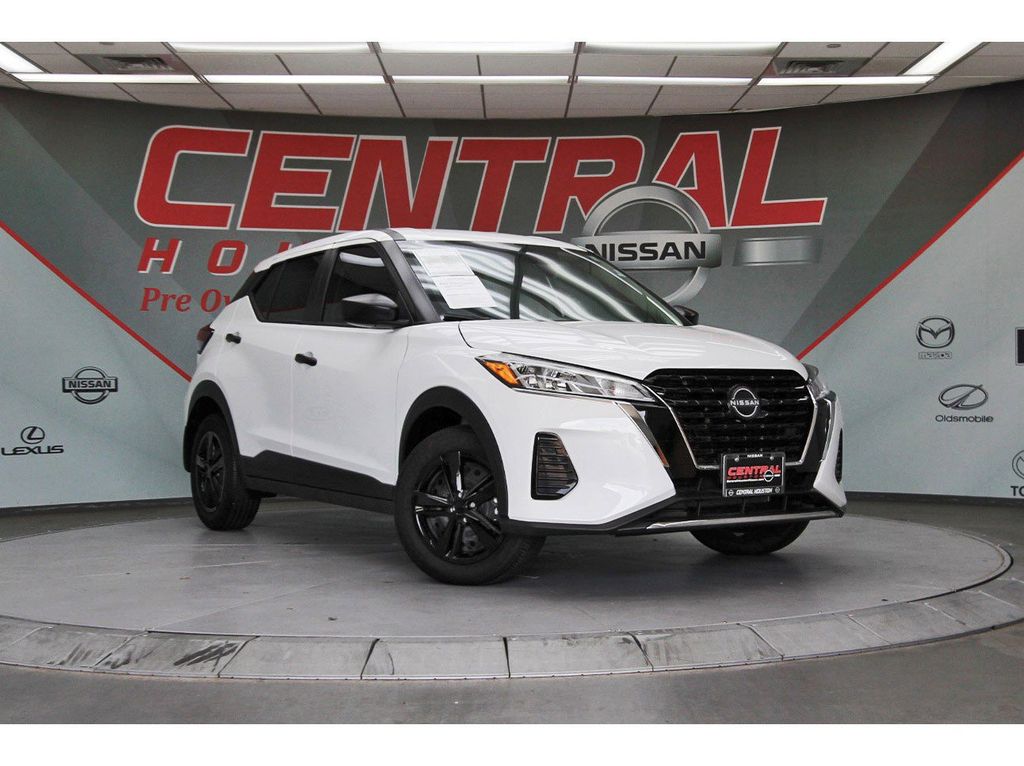2025 Nissan Kicks Play S White at South Houston Nissan