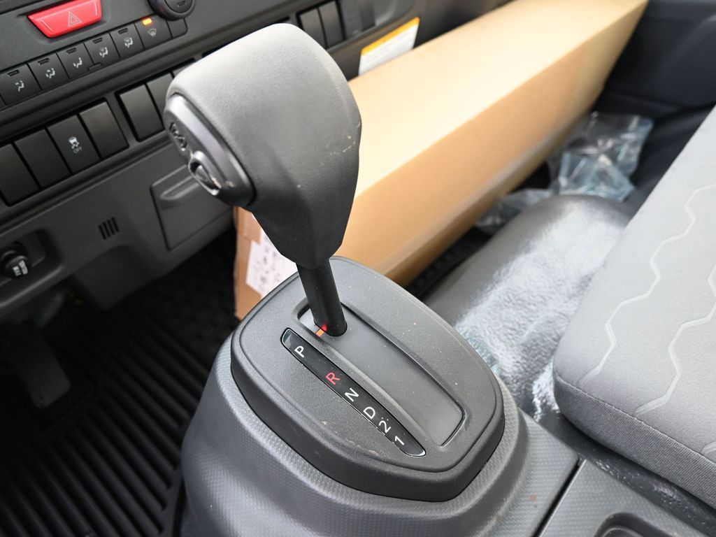 2025 Isuzu NPR XD 