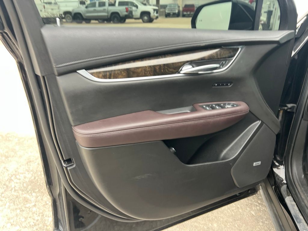 2022 Cadillac XT6 Premium Luxury Black at AutoSavvy Houston Northwest