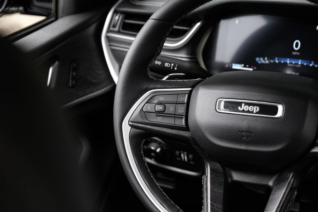 used 2023 Jeep Grand Cherokee car, priced at $34,153