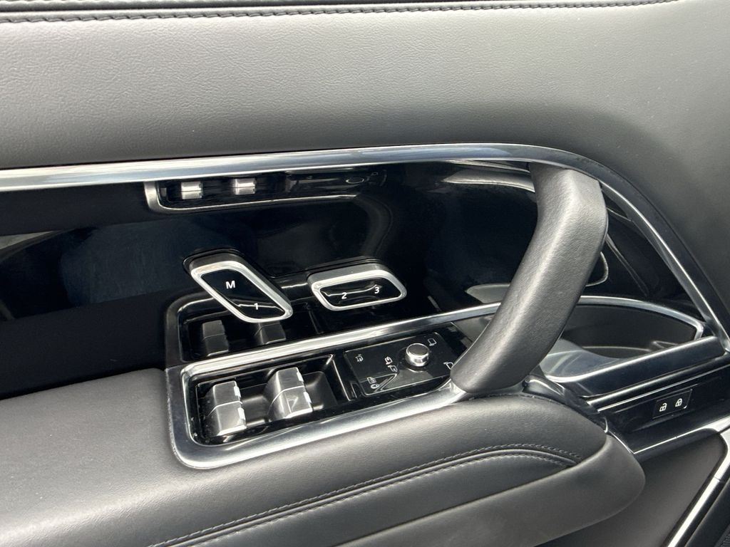 Thumbnail: 2023 Land Rover Range Rover - 29