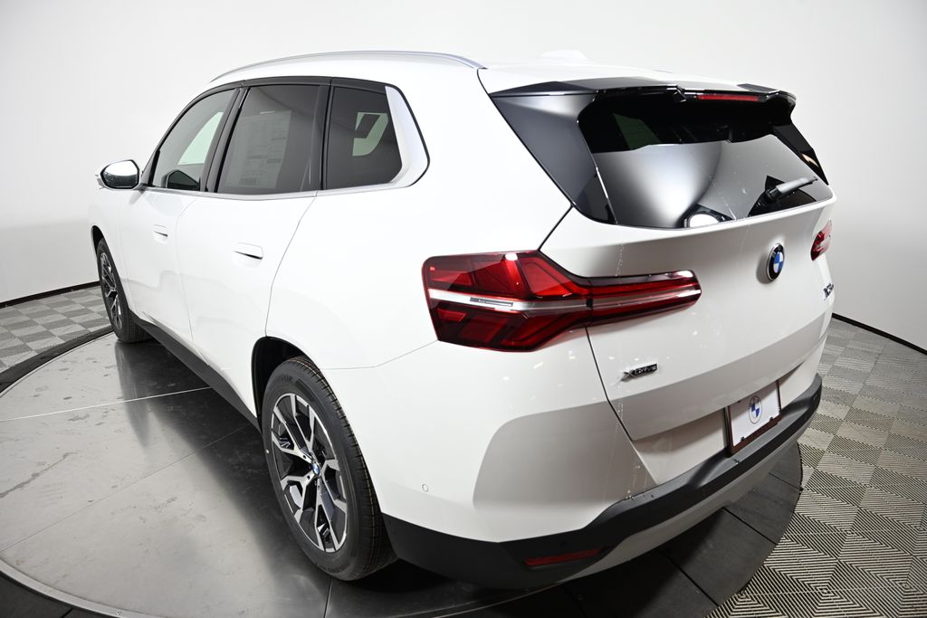 Thumbnail: 2026 BMW X3 - 3