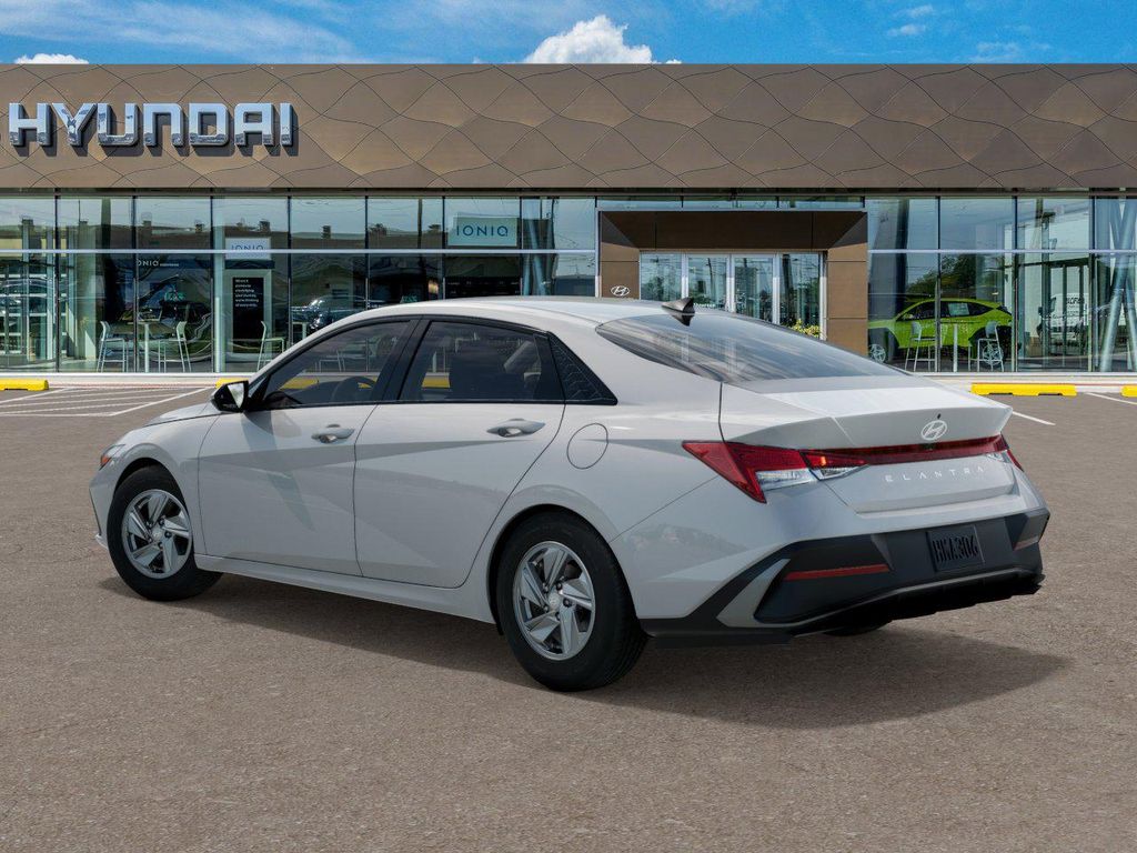 2025 Hyundai Elantra SE 5