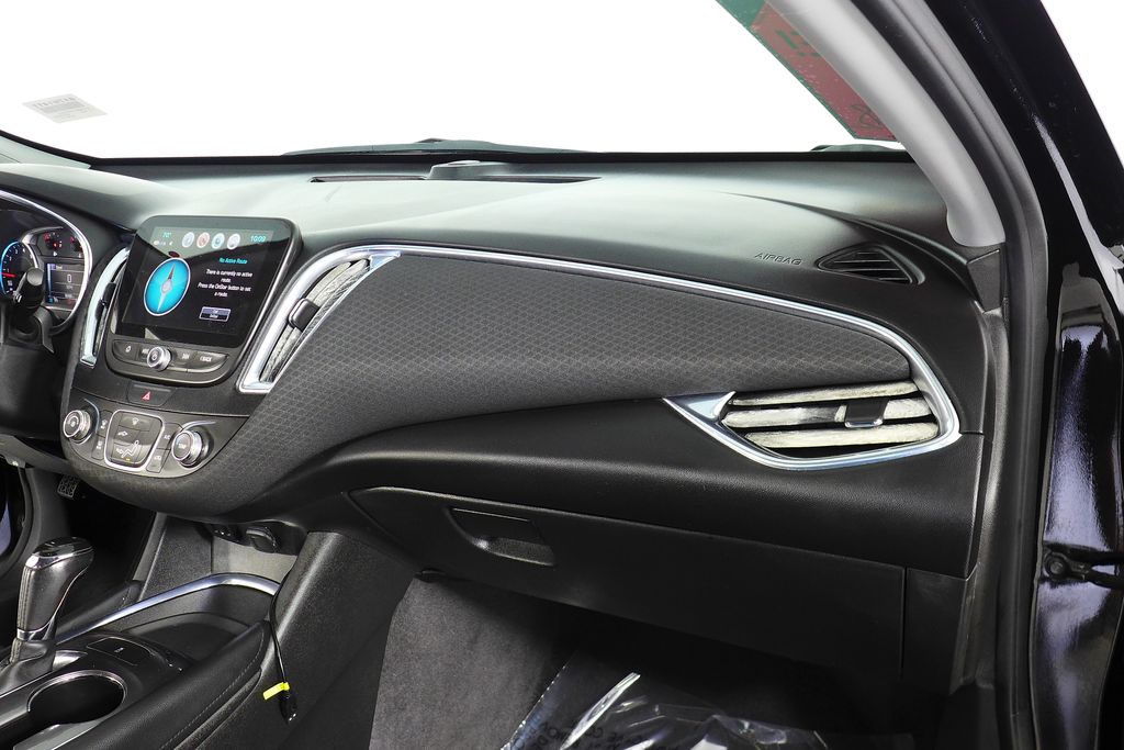 Thumbnail: 2018 Chevrolet Malibu - 14