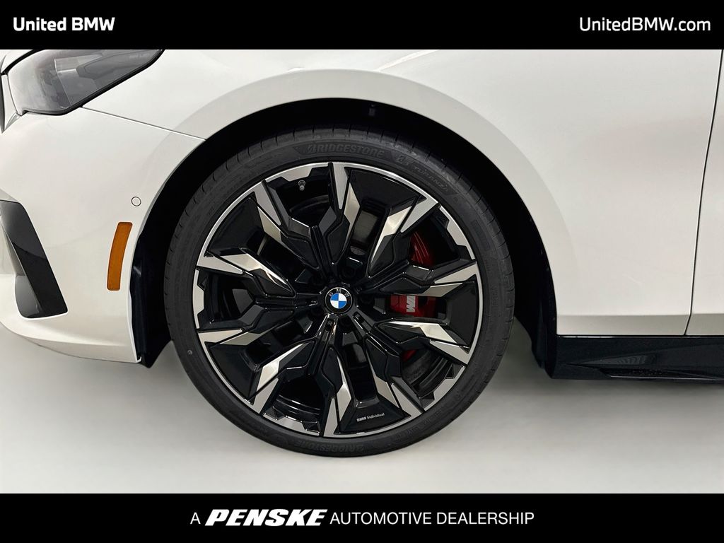 Thumbnail: 2027 BMW 5 Series - 2