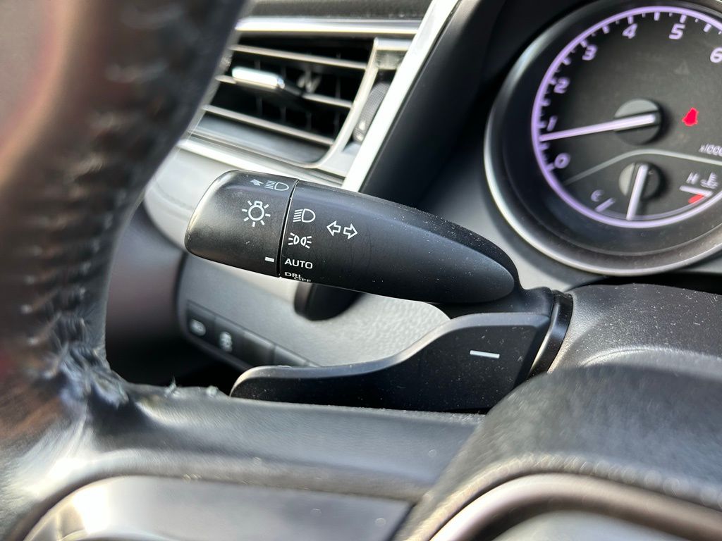 2021 Toyota Camry SE 22