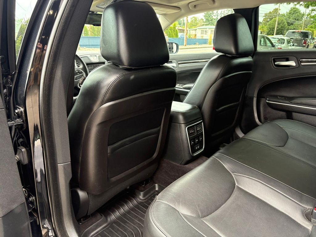 2017 Chrysler 300 C