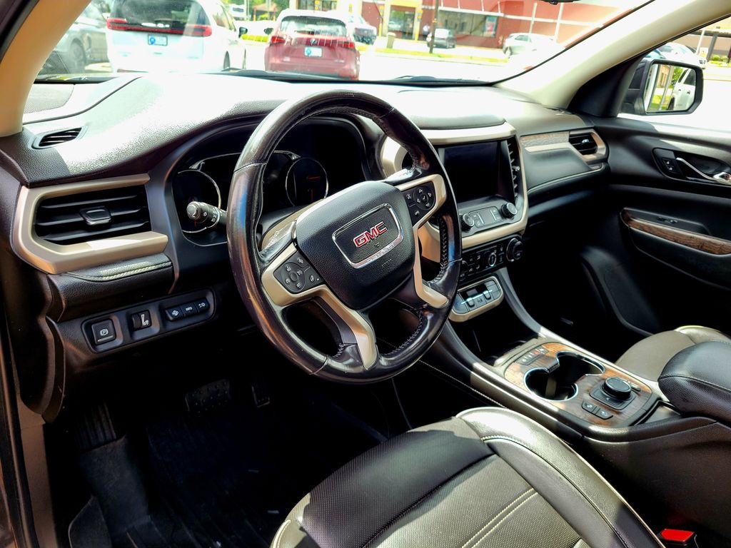 2021 GMC Acadia Denali - Image 3