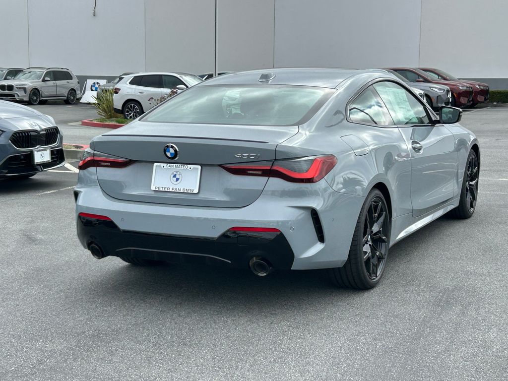 Thumbnail: 2026 BMW 4 Series - 5