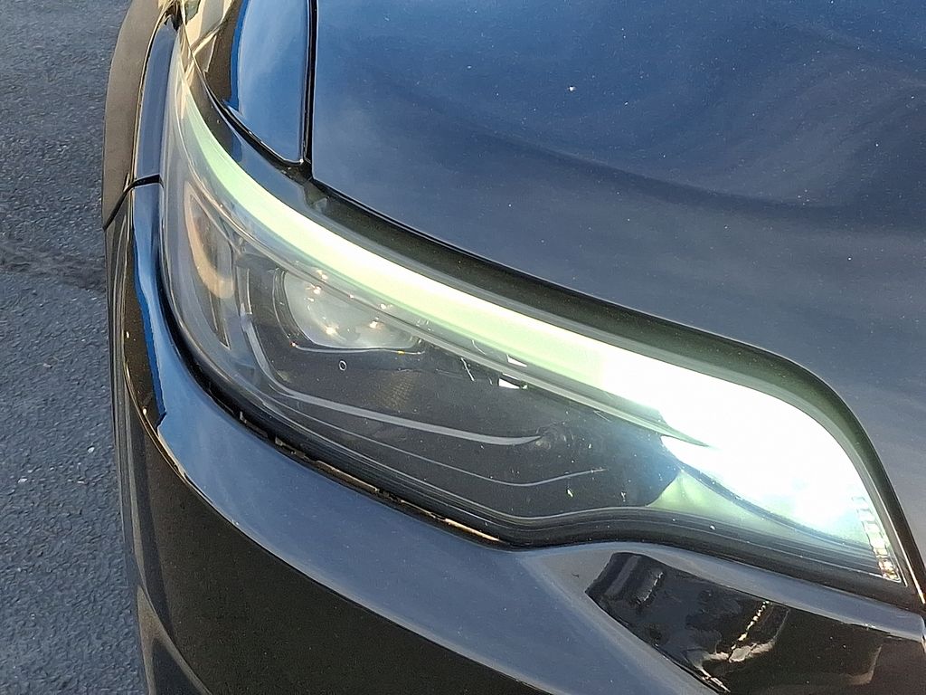 Thumbnail: 2020 Jeep Cherokee - 9