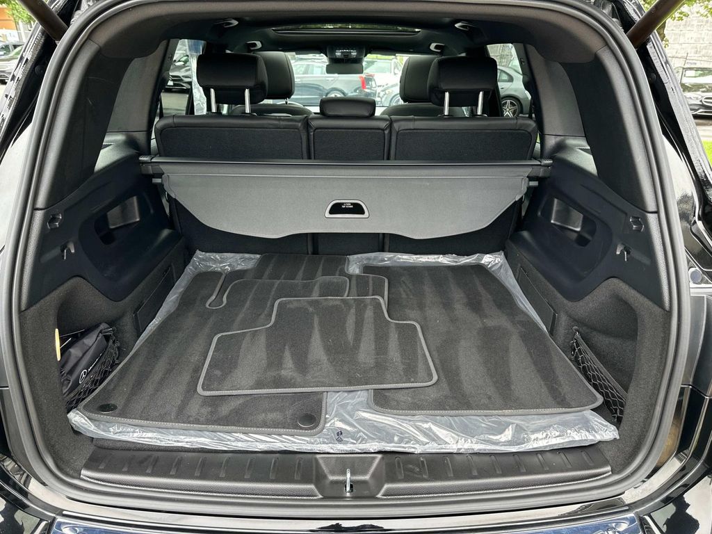 Thumbnail: 2024 Mercedes-Benz GLB - 25