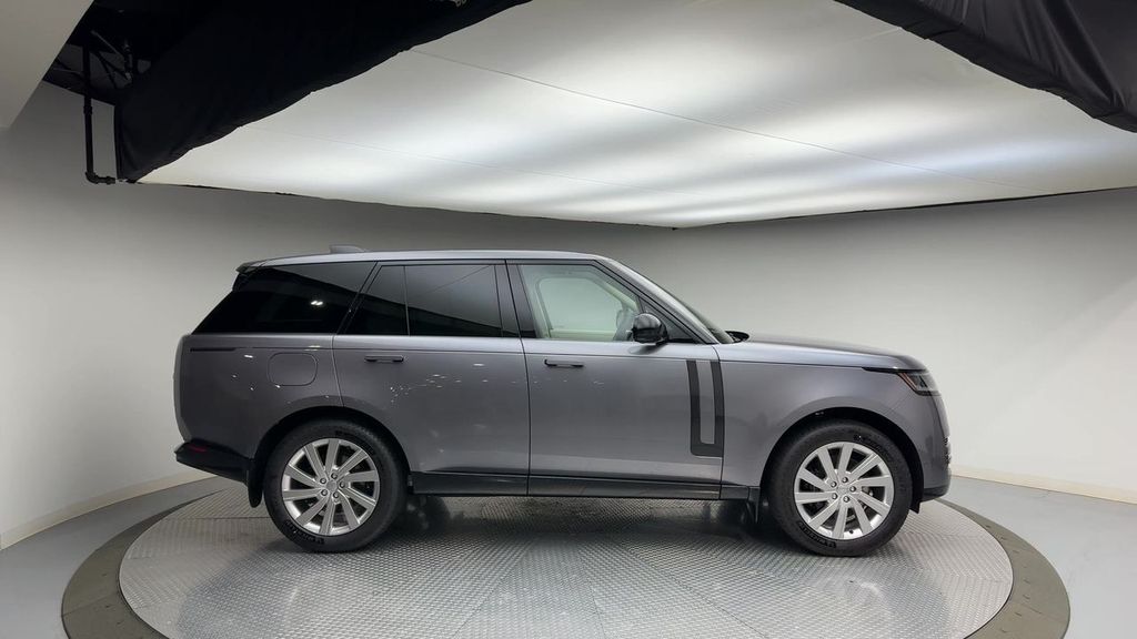 Thumbnail: 2023 Land Rover Range Rover - 9
