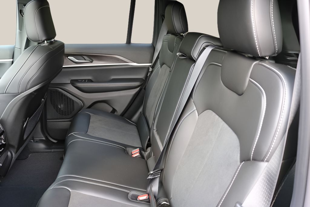 New 2026 White Jeep Altitude image 15