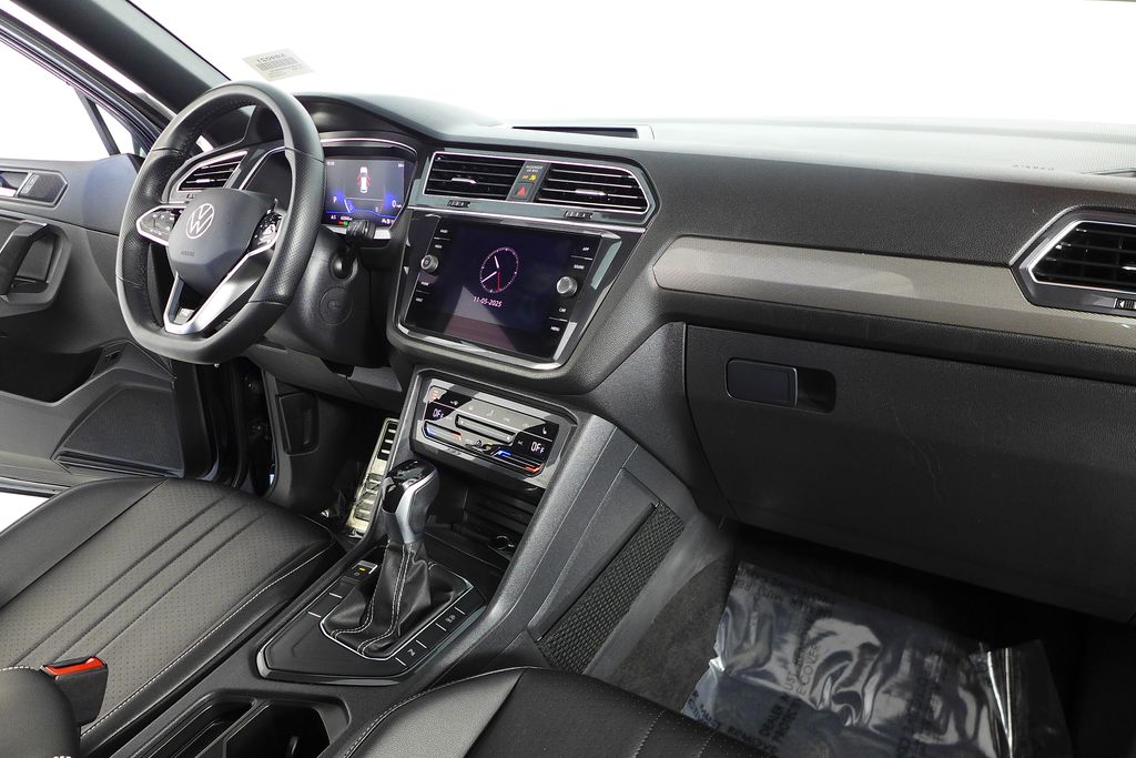 Thumbnail: 2022 Volkswagen Tiguan - 13