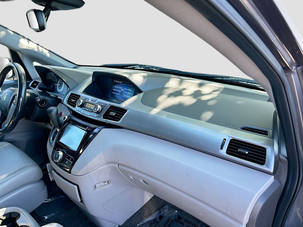 Thumbnail: 2016 Honda Odyssey - 30